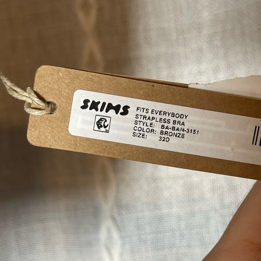 NWT SKIMS Fits Everybody Strapless Bra - Picture 2 of 2